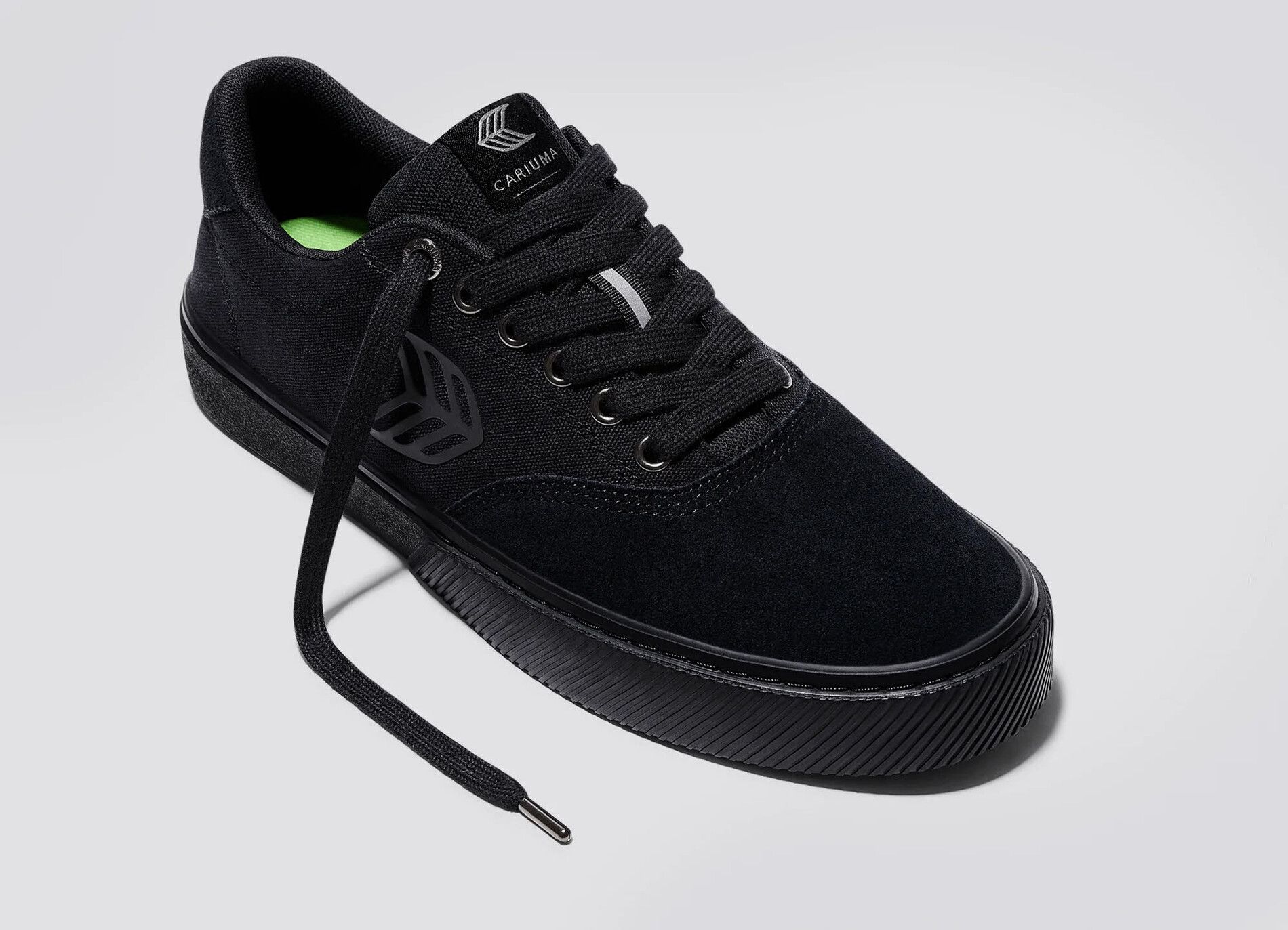Cariuma Skateschuh Naioca Pro all black suede and canvas a