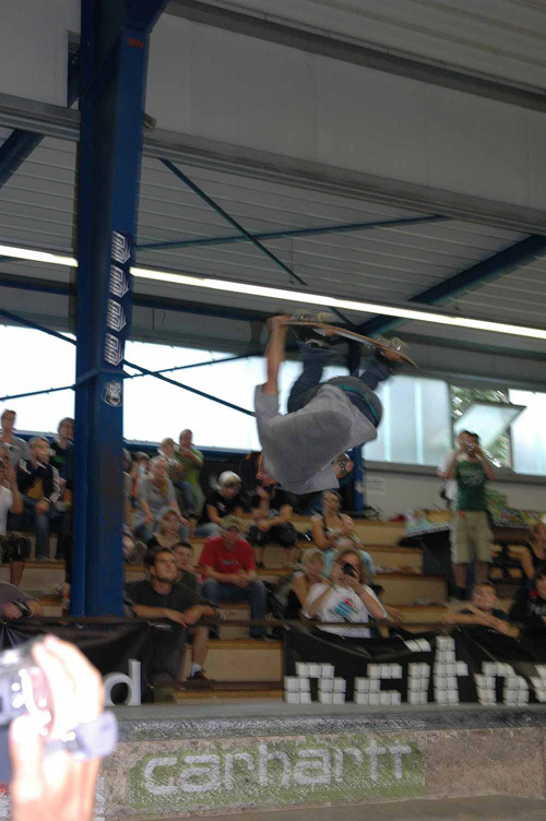 Perter Bor_Frontflip Nosegrab