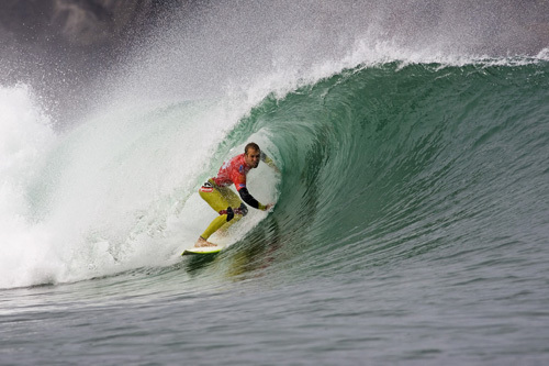 hobgood_cj8573mundaka08kirstin_n.jpg