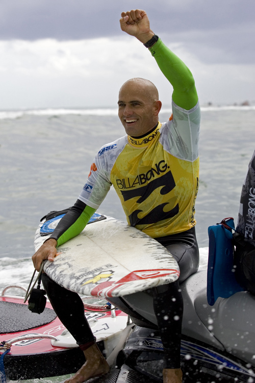 slater_k9683mundaka08cestari_n.jpg