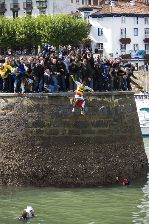 slater4139mundaka08griggi_n.jpg