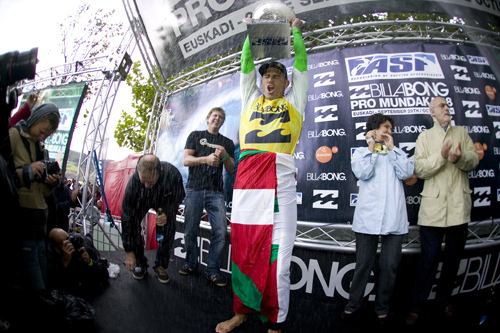 slater8082mundaka08kirstin_n.jpg