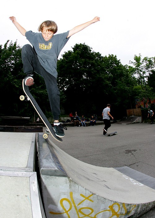 kamil_blunt_to_rock_to_fakie