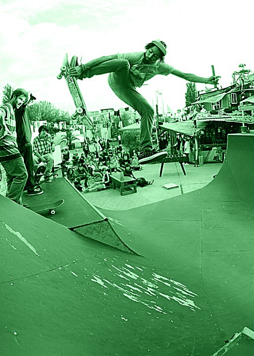 stevie_the_wonder_schmidt_mute_one_foot_lq.jpg