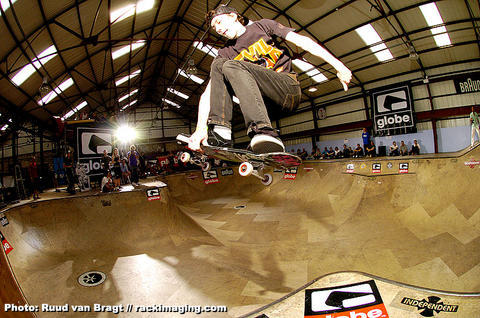 burnley_06_stephen_roe_slob_air