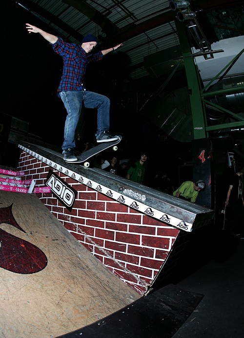 Benien_Hendiks_Bluntslide_fakie_LQ.jpg