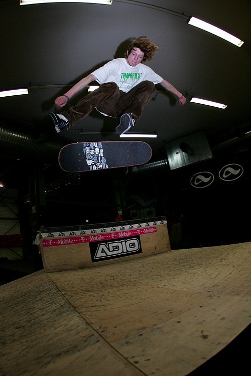 Michi_von_Fintel_Switch_Kickflip_LQ.jpg