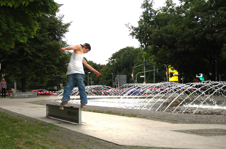 kster_backlip.jpg kster_backlip.jpg