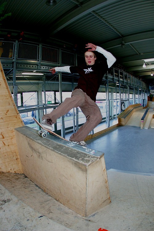 Sebi_Hartung_Nollie_Lipslide_LQ