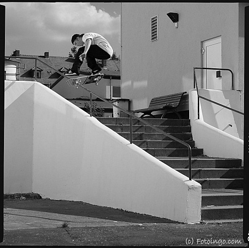 iwan_bs_flip_over_rail.jpg iwan_bs_flip_over_rail.jpg