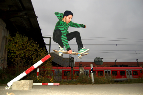 pole_grind_f_s_grap.jpg