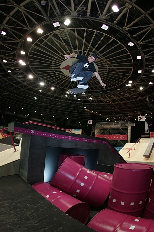 tyler_hendley_kickflip_lq.jpg