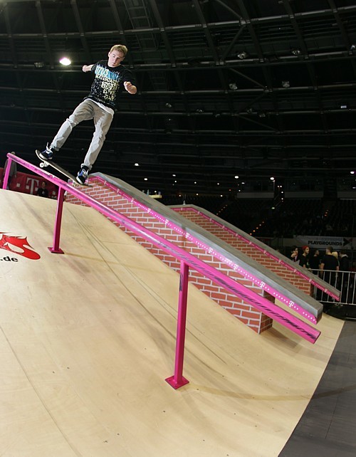yannick_schall_lipslide_lq.jpg