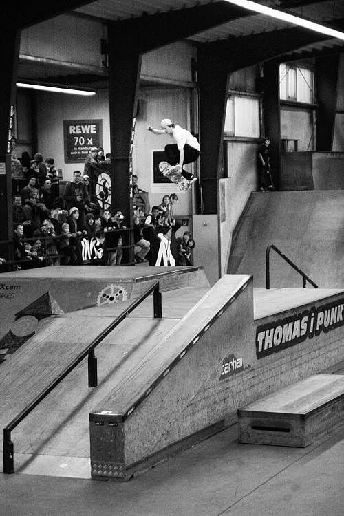 michi_von_fintel_bs_air_lq.jpg