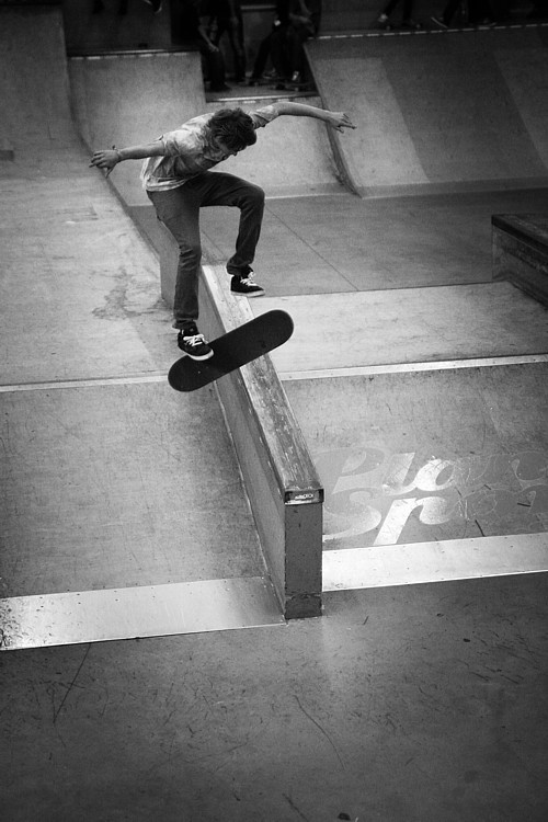simon_schultz_360_flip_lipslide_lq.jpg