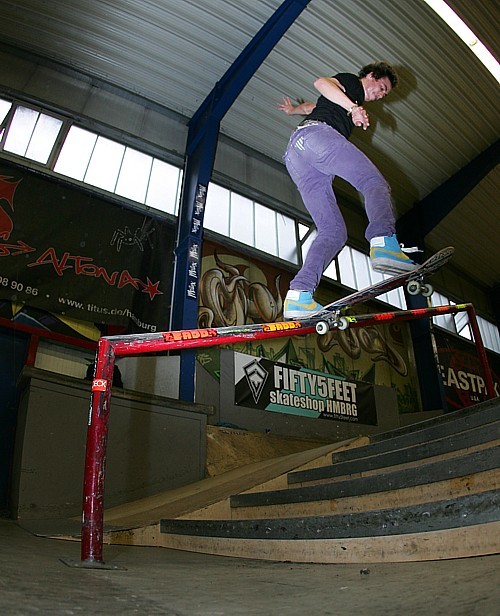 adrian_judt_bs_tailslide_fakie_lq.jpg