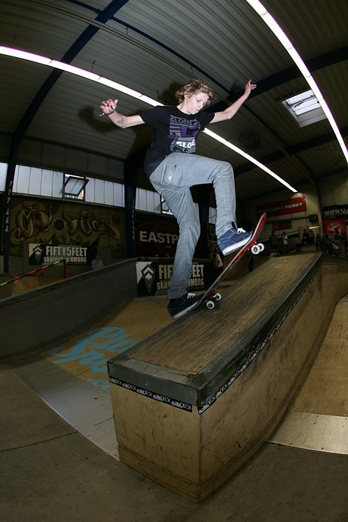 simon_schulz_fs_bluntslide_lq.jpg