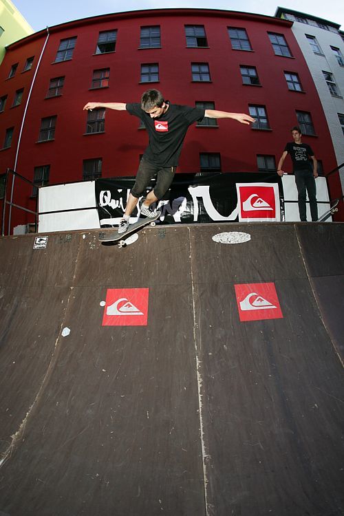 Elias_Assmuth_BS_SmithGrind_LQ_Photo_Joe_Beckert.jpg Elias_Assmuth_BS_SmithGrind_LQ_Photo_Joe_Beckert.jpg