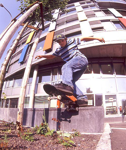paul_bs_tailslide_fakie_gapcurb_vauban