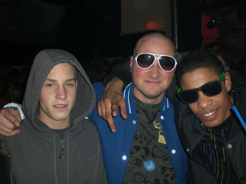 Party01_LQ