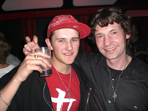 Party04_LQ