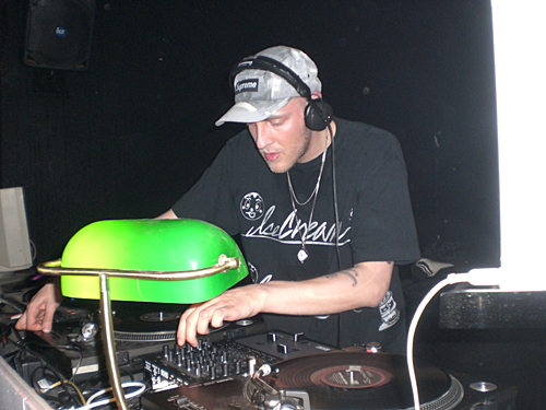 Party05_LQ