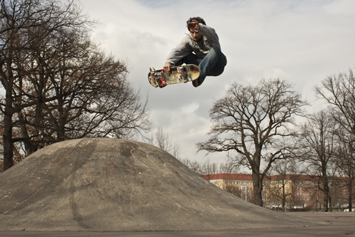 frontside_grap.jpg frontside_grap.jpg