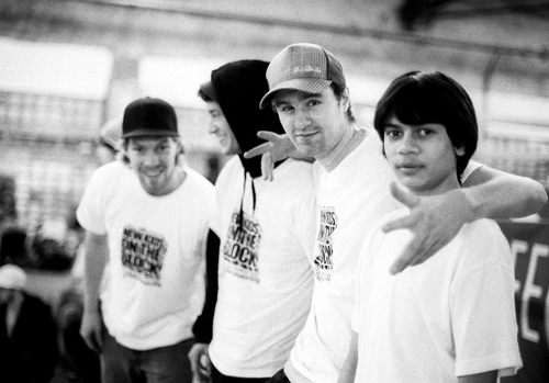 FotoByAdamSello_FloBodenhammerUndKids.JPG FotoByAdamSello_FloBodenhammerUndKids.JPG