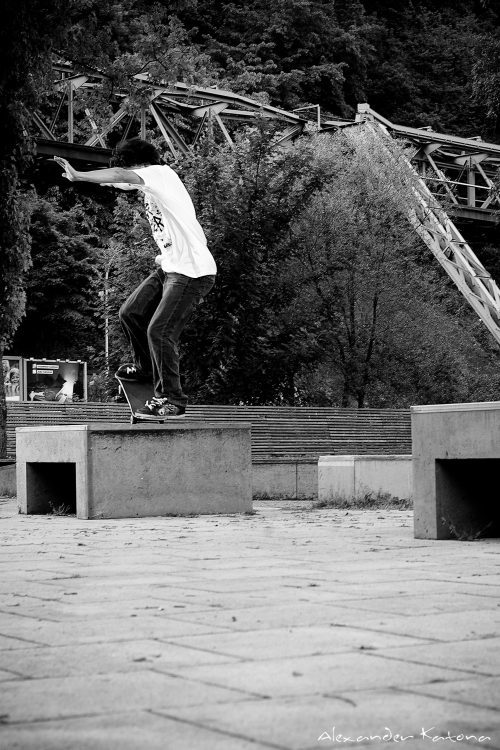 fabi-nosebluntslide.jpg fabi-nosebluntslide.jpg