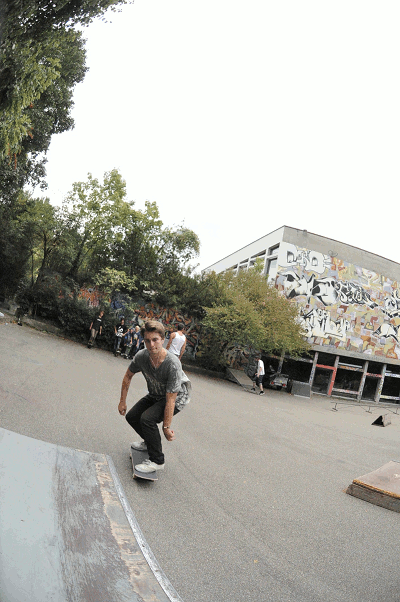 johnny_fs_board_270.gif johnny_fs_board_270.gif