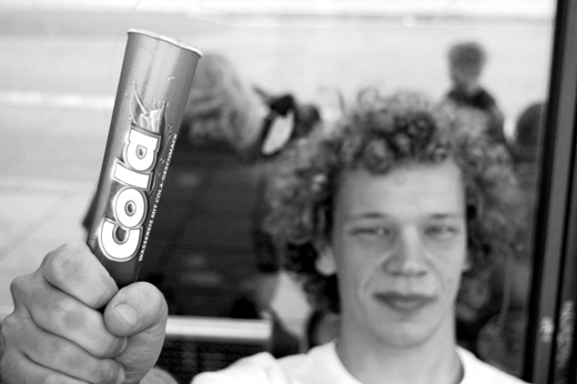 cola.jpg cola.jpg