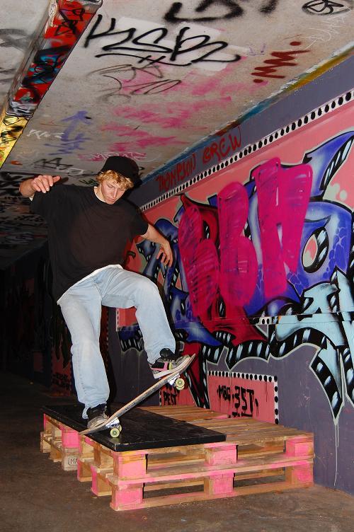till_noseblunt.jpg till_noseblunt.jpg