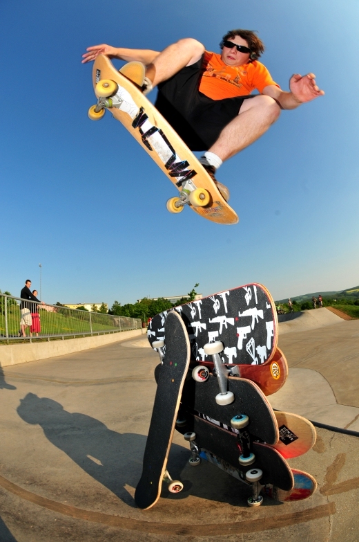 nosegrab.jpg nosegrab.jpg