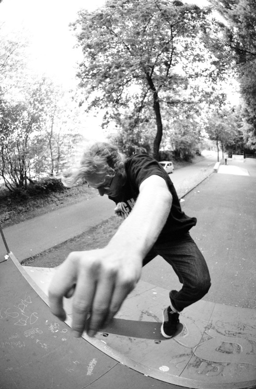 simon fs pivot to fakie.jpg simon fs pivot to fakie.jpg