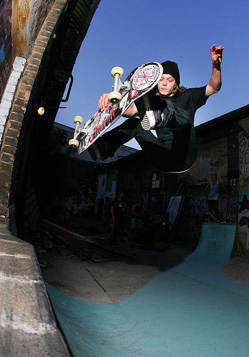 Kevin_Wenzke_FS_Air_LQ.jpg Kevin_Wenzke_FS_Air_LQ.jpg
