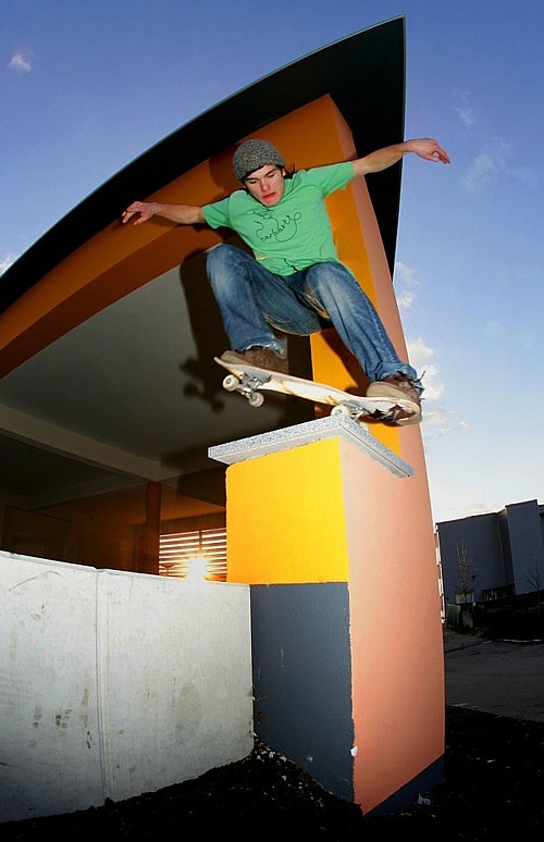 Paul_Weisser_Nosebonk_LQ.jpg
