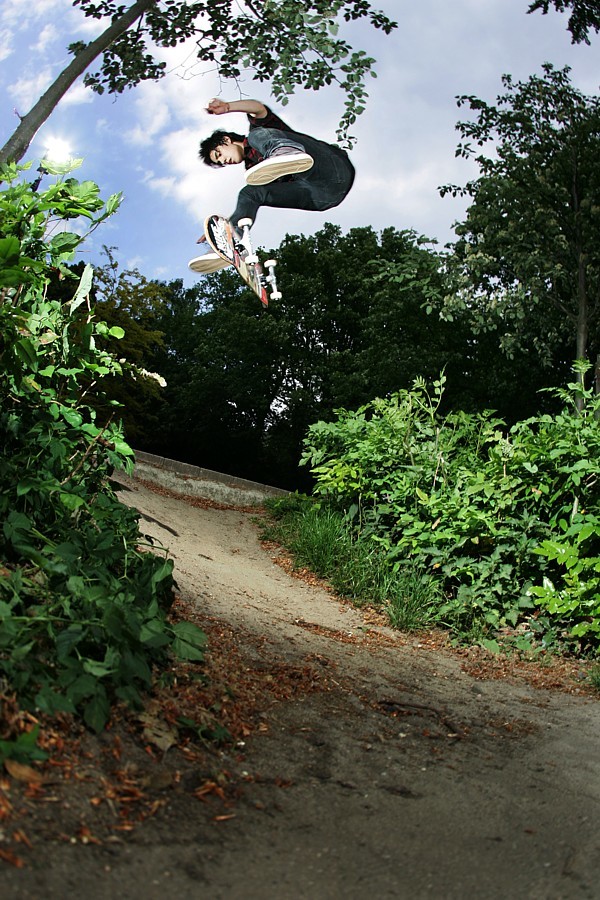 kenny_hopf_bs_kickflip_lq_kopie.jpg kenny_hopf_bs_kickflip_lq_kopie.jpg