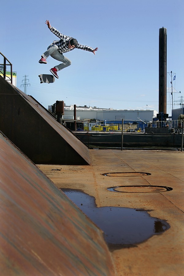 patrick_lindenberger_bs_kickflip_photo_joe_beckert_lq.jpg patrick_lindenberger_bs_kickflip_photo_joe_beckert_lq.jpg