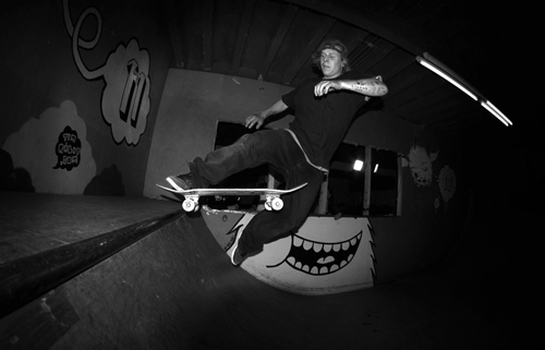 Tom Staab_No Comply Tailslide_LQ_500.jpg Tom Staab_No Comply Tailslide_LQ_500.jpg