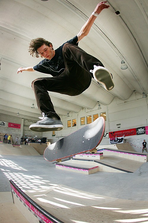Christoph_Radtke_Blindsideflip_over_the_rail_LQ.jpg Christoph_Radtke_Blindsideflip_over_the_rail_LQ.jpg