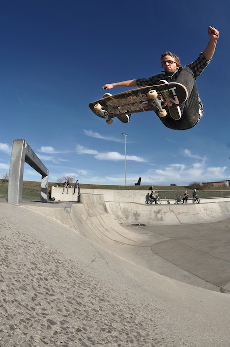 simon_fs_ollie.jpg simon_fs_ollie.jpg