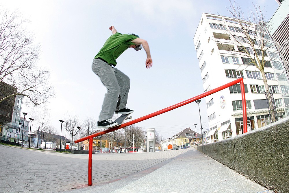 paul_weisser_fs_bluntslide_to_fakie_vaubanrail_lq paul_weisser_fs_bluntslide_to_fakie_vaubanrail_lq