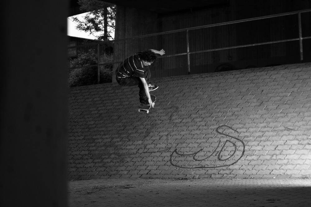 FabiKickflipfakie.JPG FabiKickflipfakie.JPG