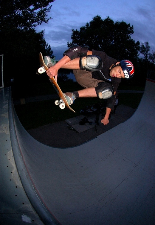 leo fakie air fs grab.jpg leo fakie air fs grab.jpg