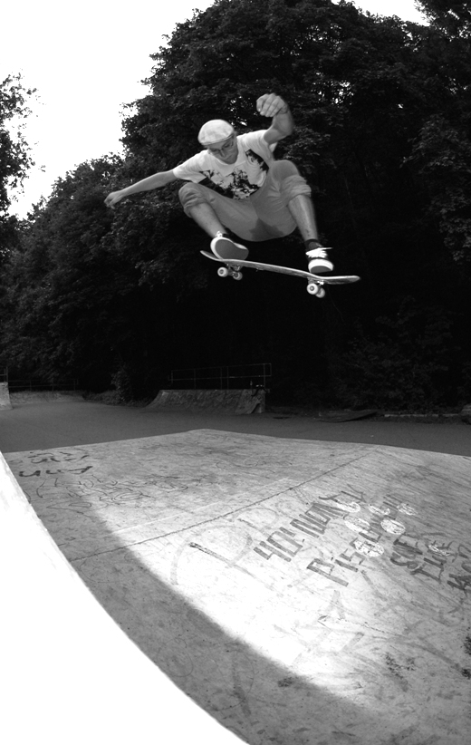 sim_ollie.jpg sim_ollie.jpg