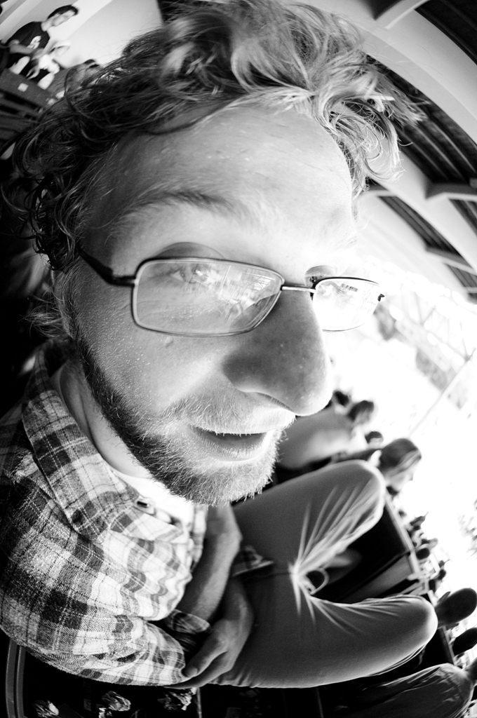 simon_tribne_2.jpg simon_tribne_2.jpg