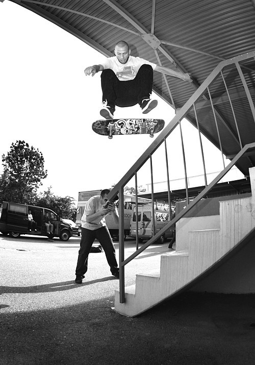 Kristian_Bomholt_Nollie_Heelflip_over_the_rail_Flip_LQ.jpg Kristian_Bomholt_Nollie_Heelflip_over_the_rail_Flip_LQ.jpg