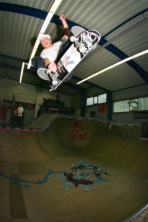 Benni_Dittrich_Kickflip_Indy_LQ.jpg Benni_Dittrich_Kickflip_Indy_LQ.jpg