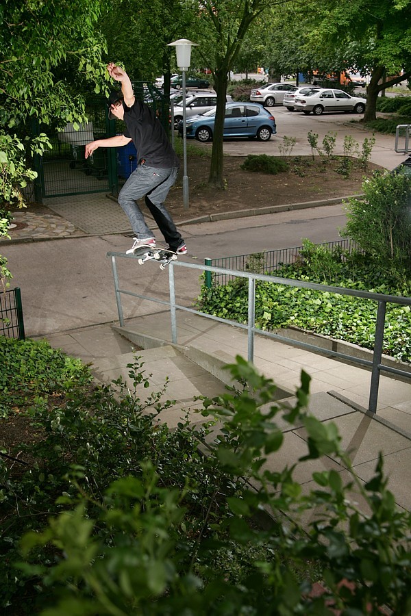 Roland_Hirsch_Crooks_Rail_LQ.jpg