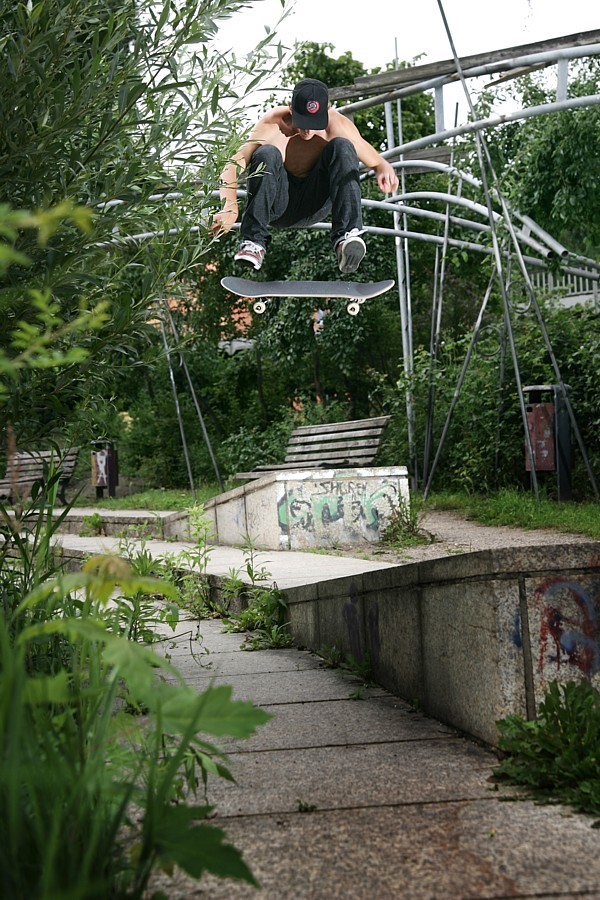 Roland_Hirsch_FS_Flip_LQ.jpg